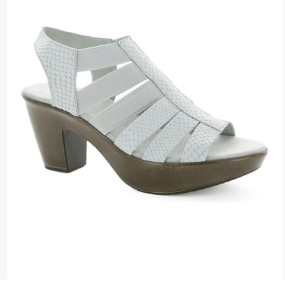 Munro Gray Sandals with Strappy Design and Comfort Sole